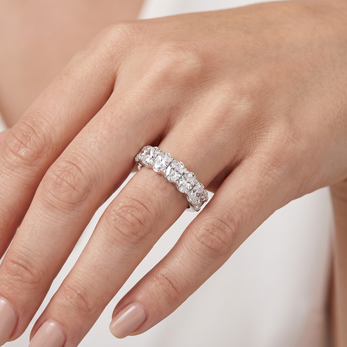 _lifestyle_image@SKU:A1173-NADO02050004W #metal_14k-white-gold+origin_lab-grown+quality_ef-vs2+