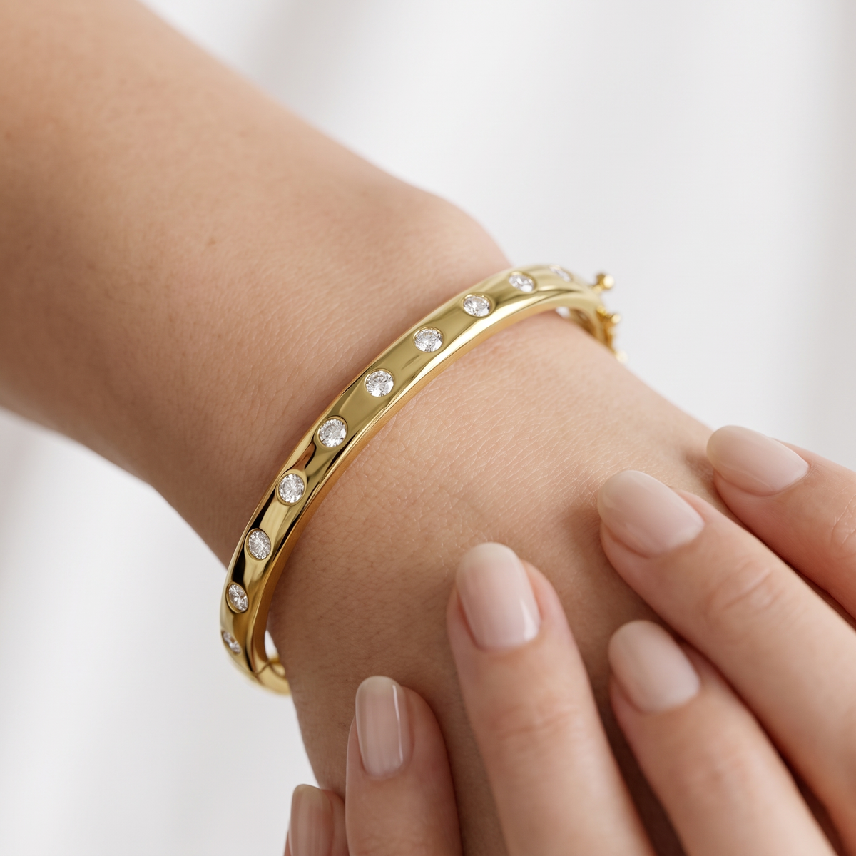 _lifestyle_image@SKU:B4452-LADR0150000DY #metal_14k-yellow-gold-vermeil+origin_lab-grown+quality_g-si