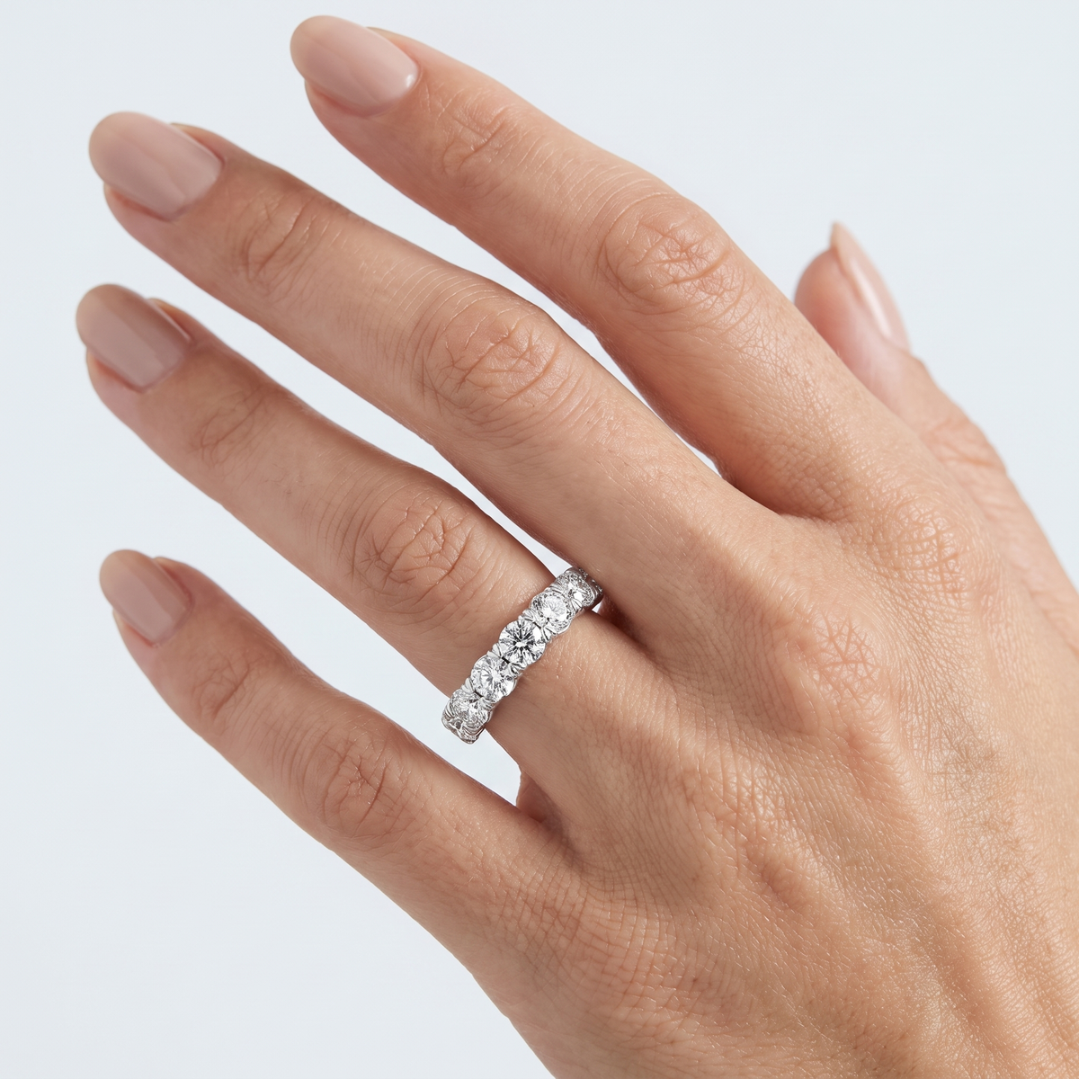 _lifestyle_image@SKU:A1173-NADR03000004W #metal_14k-white-gold+origin_lab-grown+quality_ef-vs2+