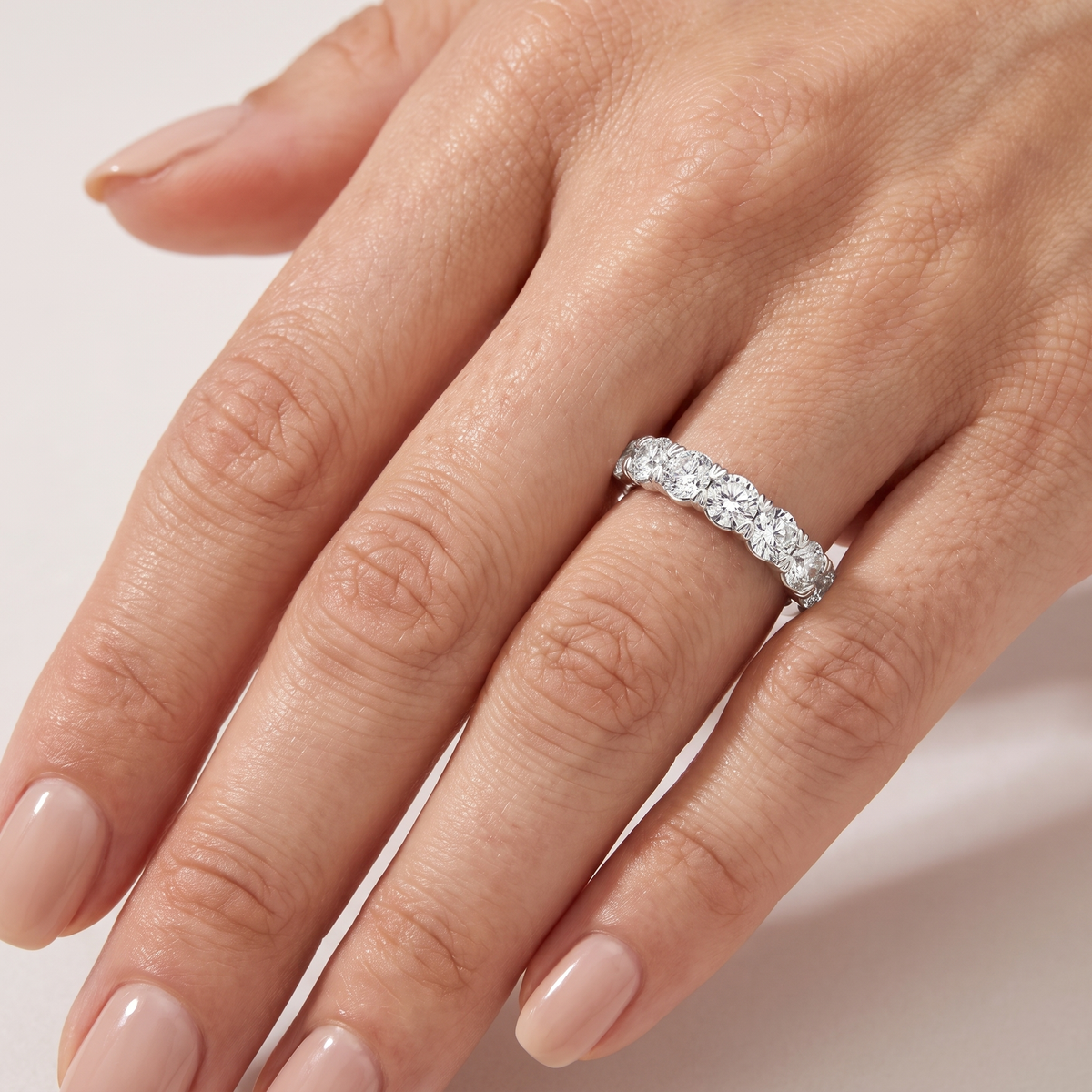 _lifestyle_image@SKU:A1173-NADR04000004W #metal_14k-white-gold+origin_lab-grown+quality_ef-vs2+
