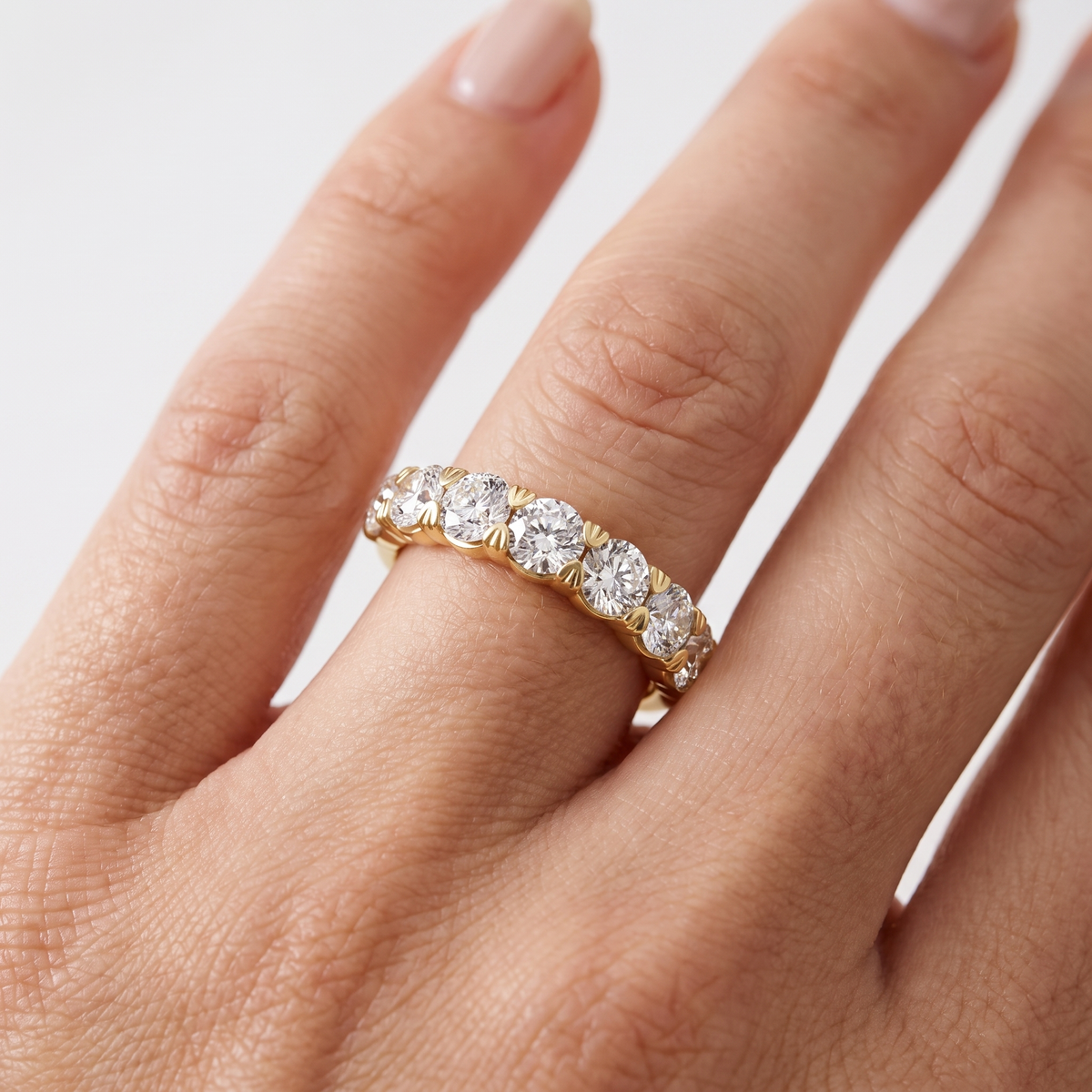 _lifestyle_image@SKU:A1173-LADR04000004Y #metal_10k-yellow-gold+origin_lab-grown+quality_g-si
