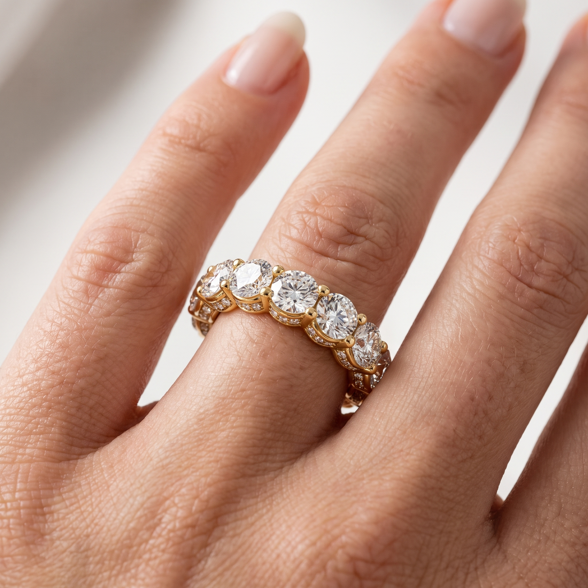 _lifestyle_image@SKU:T2986-LADR05180004Y #metal_10k-yellow-gold+origin_lab-grown+quality_g-si