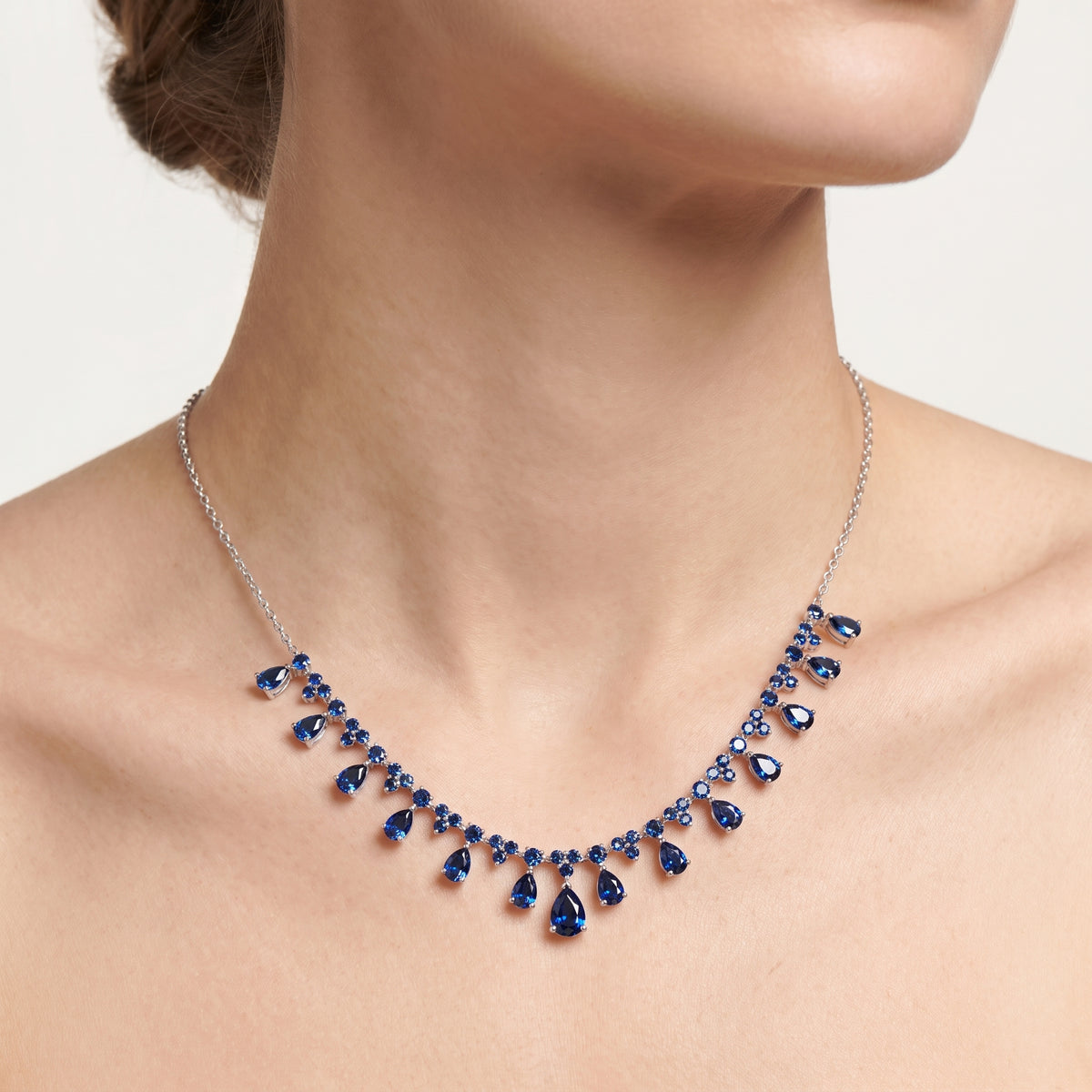 _lifestyle_image@SKU:N020G-BSGD02000004W #metal_10k-white-gold+origin_lab-created