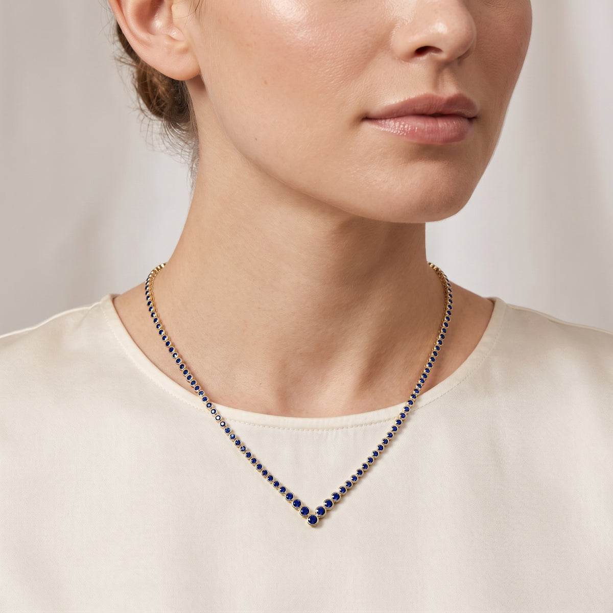 _lifestyle_image@SKU:N119G-BSDR05000004Y #metal_10k-yellow-gold+origin_lab-created