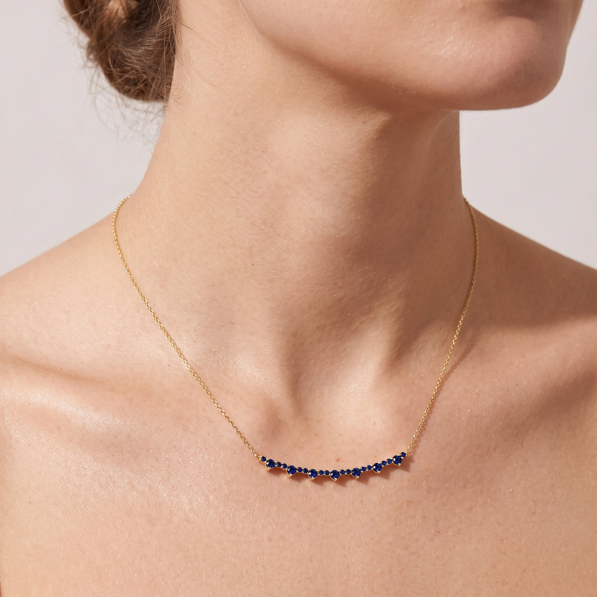 _lifestyle_image@SKU:N2013-BSGR01130004Y #metal_10k-yellow-gold+origin_lab-created