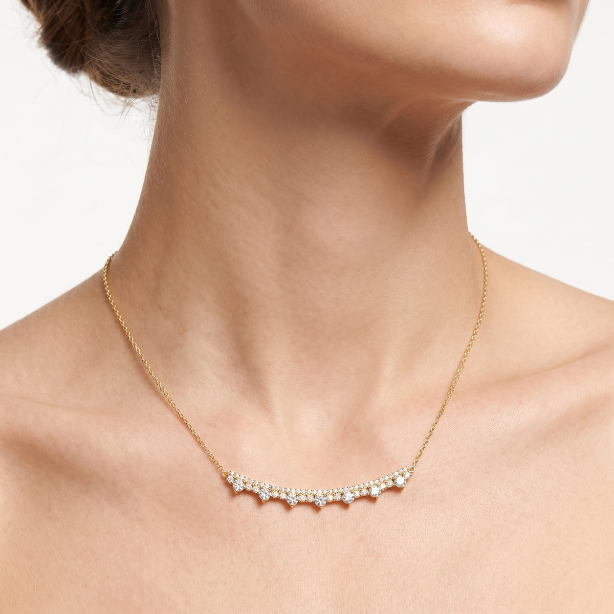 _lifestyle_image@SKU:N2013-LADR01130004Y #metal_10k-yellow-gold+origin_lab-grown+quality_g-si