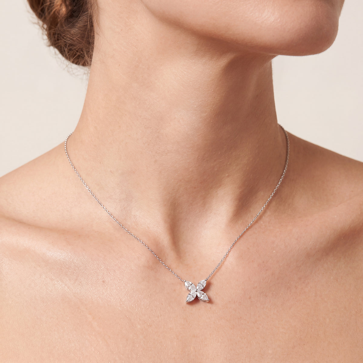 _lifestyle_image@SKU:N3577-LADM02000004W #metal_10k-white-gold+origin_lab-grown+quality_g-si