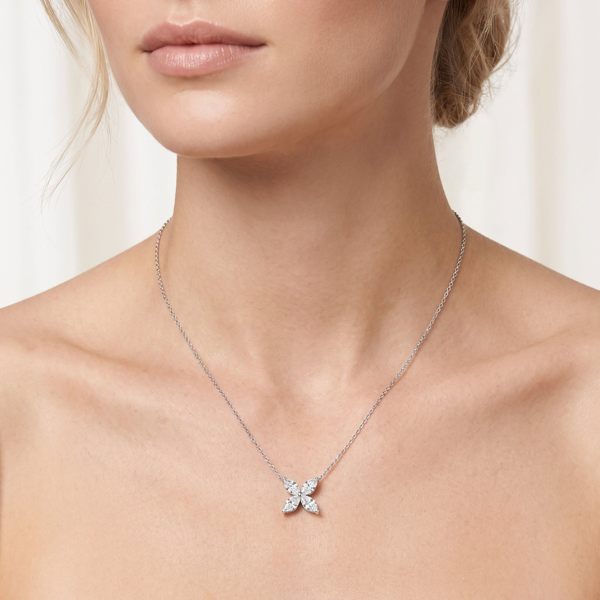 _lifestyle_image@SKU:N3577-LADM0200000PL #metal_silver+origin_lab-grown+quality_g-si