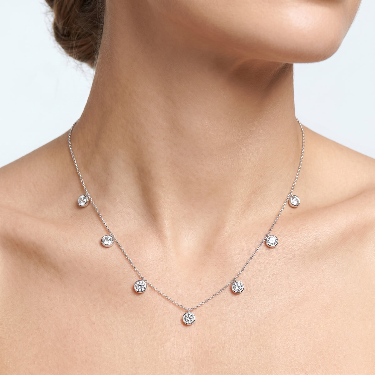 _lifestyle_image@SKU:N8973-LADR0357000DW #metal_silver+origin_lab-grown+quality_g-si
