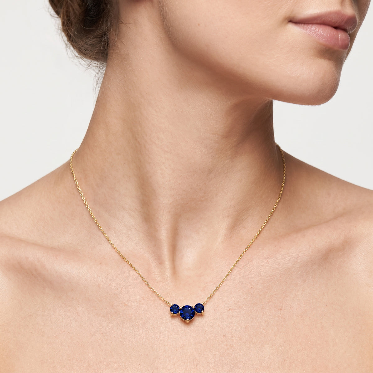 _lifestyle_image@SKU:P122G-BSGR00500004Y #metal_10k-yellow-gold+origin_lab-created