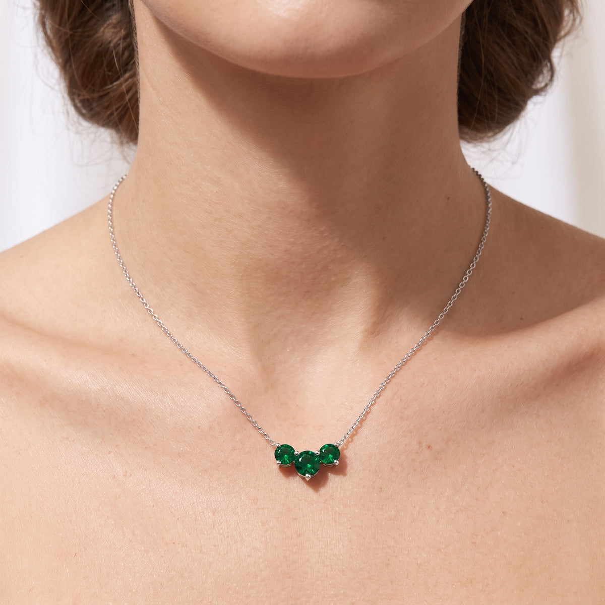 _lifestyle_image@SKU:P122G-EMGR0150000PL #metal_silver+origin_lab-created