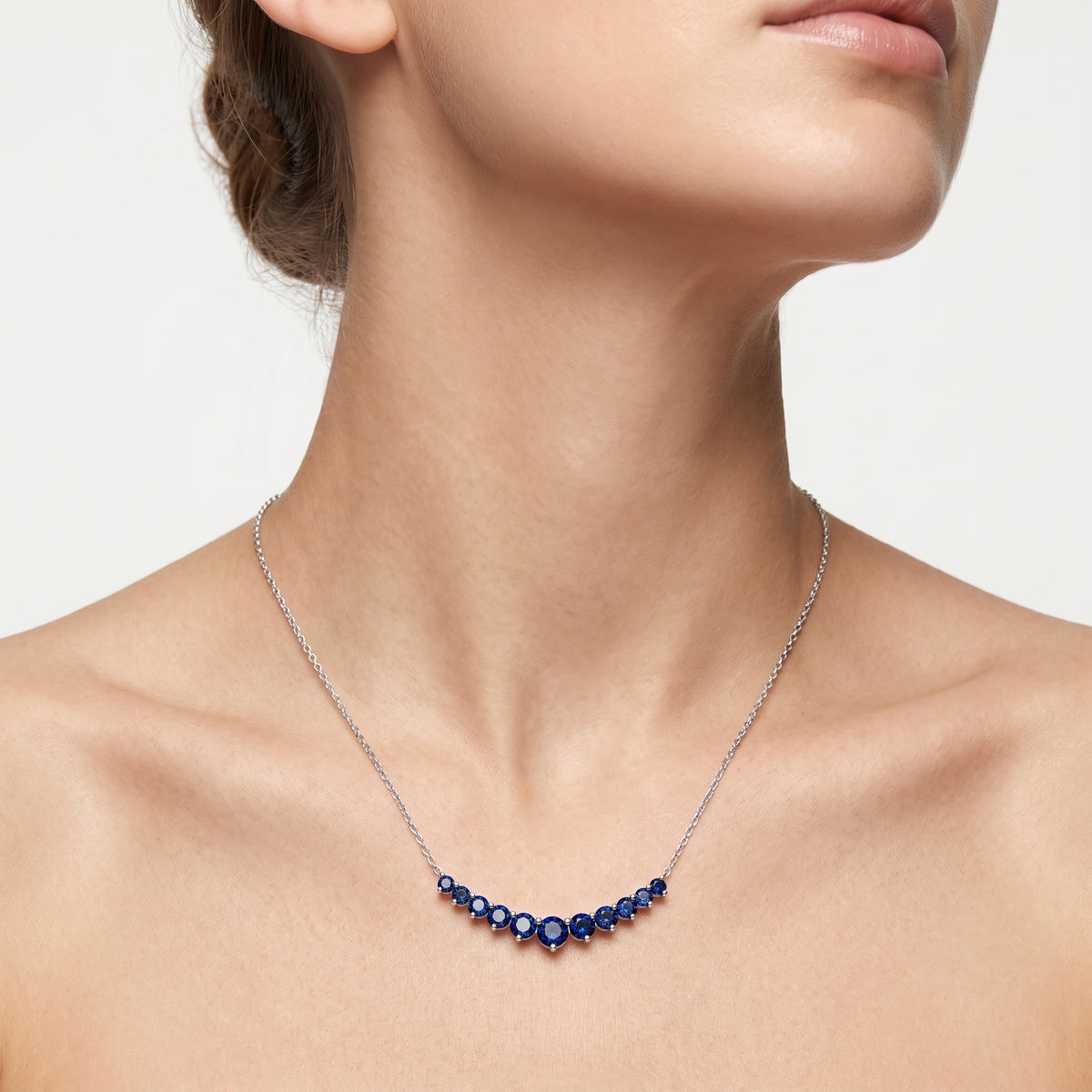 _lifestyle_image@SKU:P1232-BSGR01470004W #metal_10k-white-gold+origin_lab-created