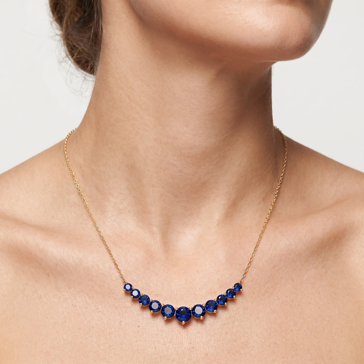 _lifestyle_image@SKU:P1232-BSGR02000004Y #metal_10k-yellow-gold+origin_lab-created