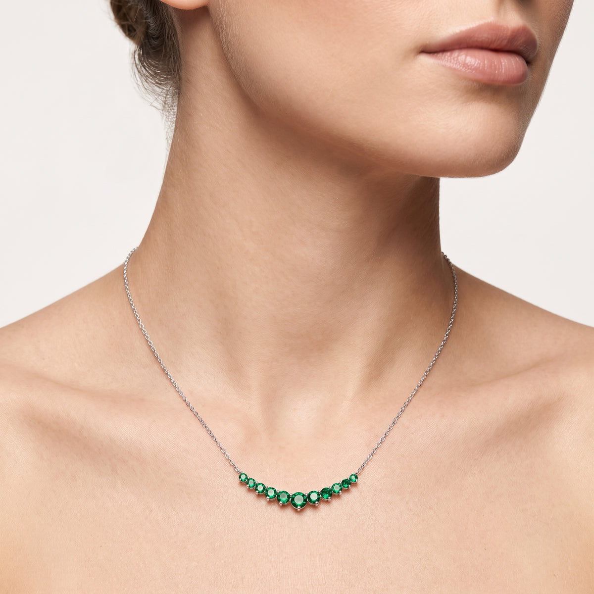 _lifestyle_image@SKU:P1232-EMGR0147000PL #metal_silver+origin_lab-created