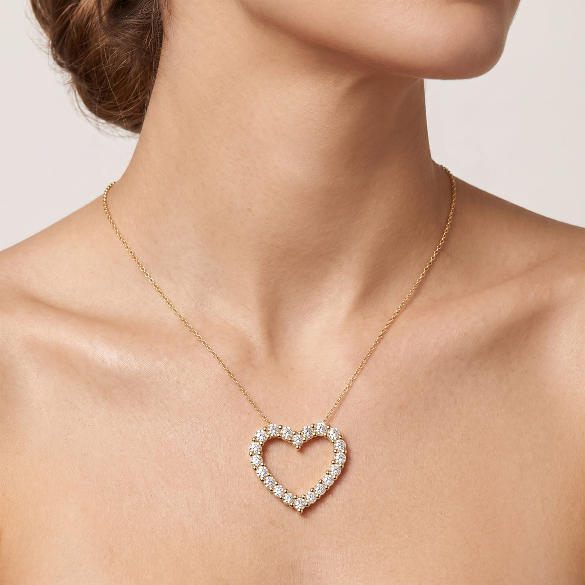 _lifestyle_image@SKU:P1395-LADR02000004Y #metal_10k-yellow-gold+origin_lab-grown+quality_g-si