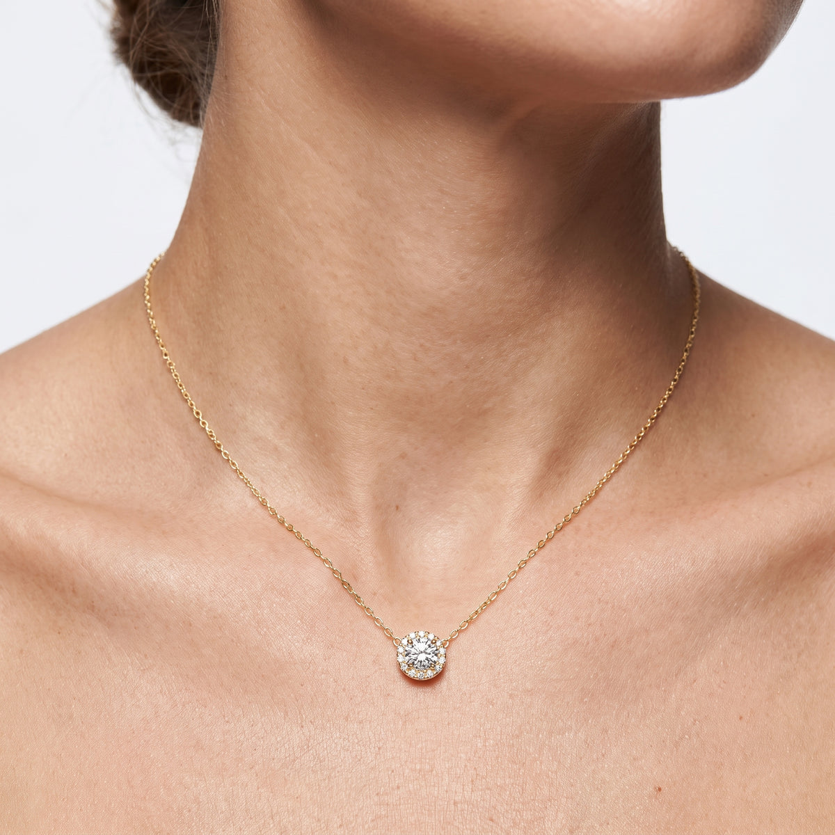 _lifestyle_image@SKU:P1975-LADR00250004Y #metal_10k-yellow-gold+origin_lab-grown+quality_g-si