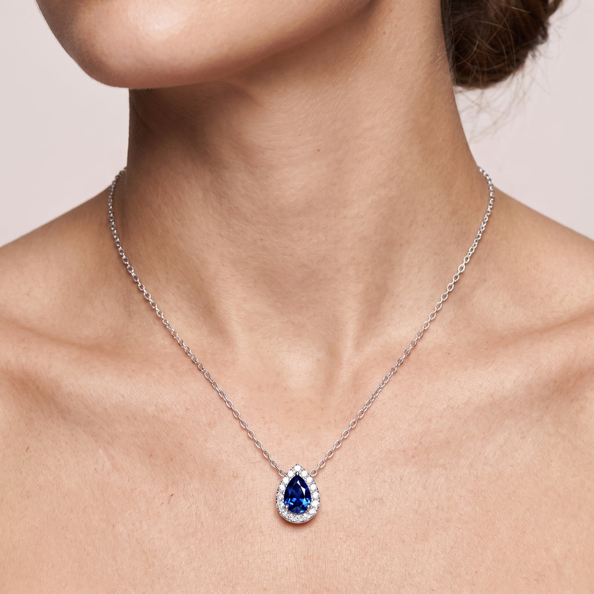 _lifestyle_image@SKU:P197G-BSGD0025000PL #metal_silver+origin_lab-created