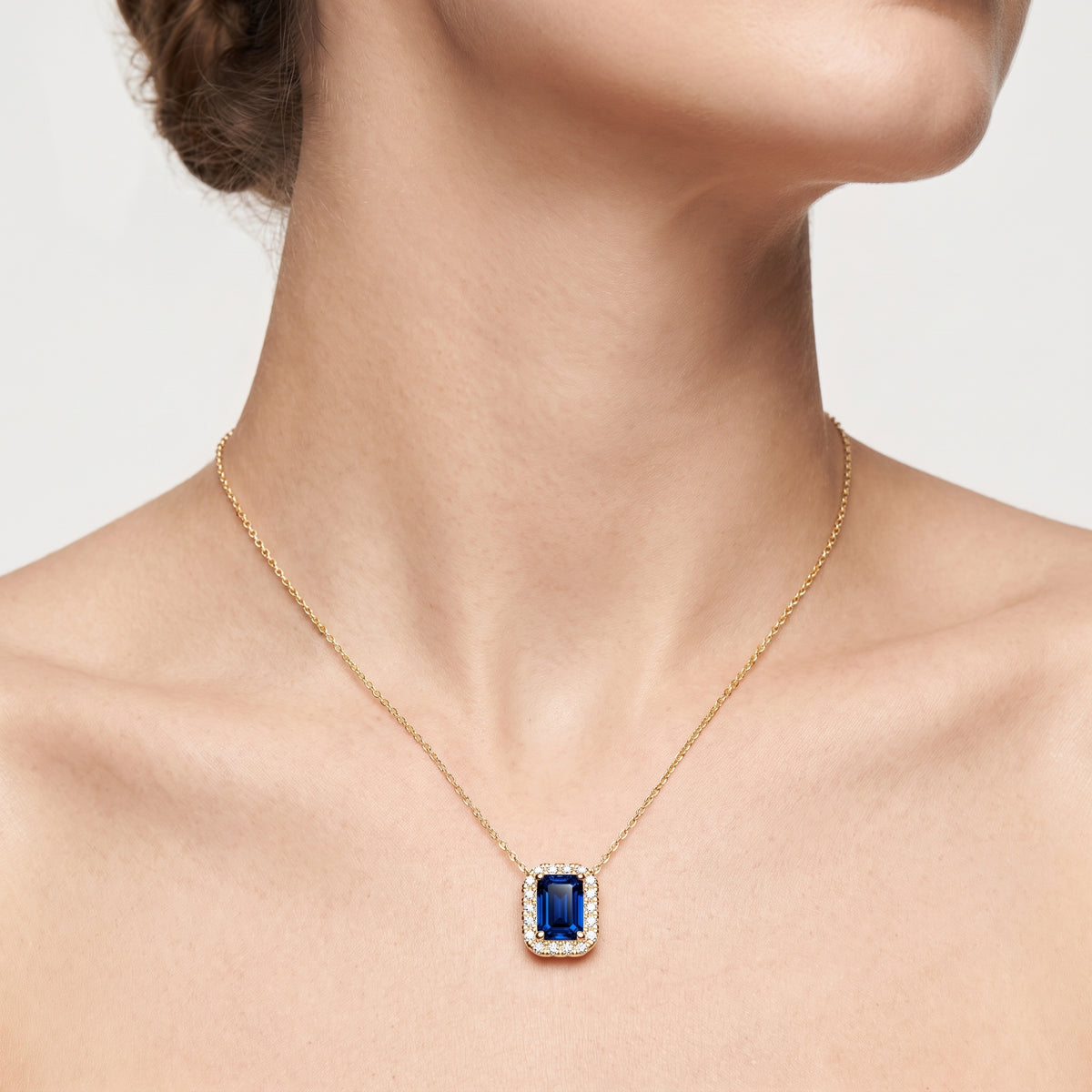 _lifestyle_image@SKU:P197G-BSGE01000004Y #metal_10k-yellow-gold+origin_lab-created