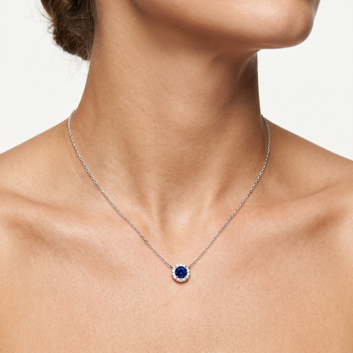 _lifestyle_image@SKU:P197G-BSGR0025000PL #metal_silver+origin_lab-created