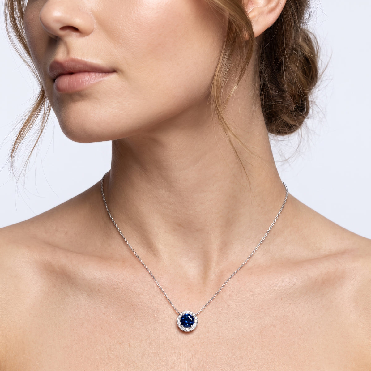 _lifestyle_image@SKU:P197G-BSGR00500004W #metal_10k-white-gold+origin_lab-created