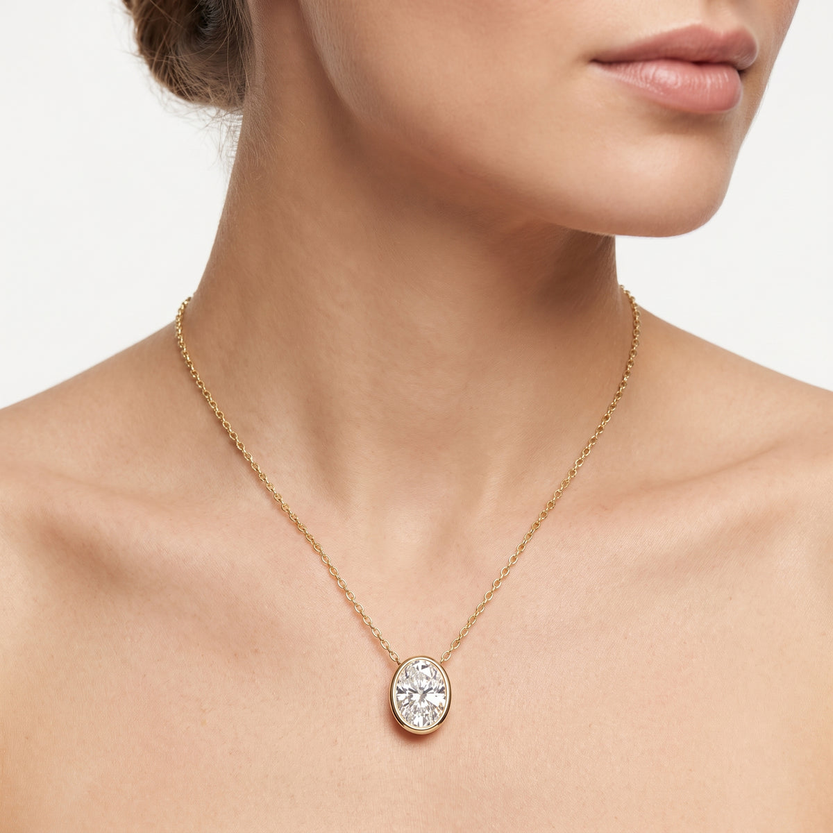_lifestyle_image@SKU:P2459-LADO02000004Y #metal_10k-yellow-gold+origin_lab-grown+quality_g-si