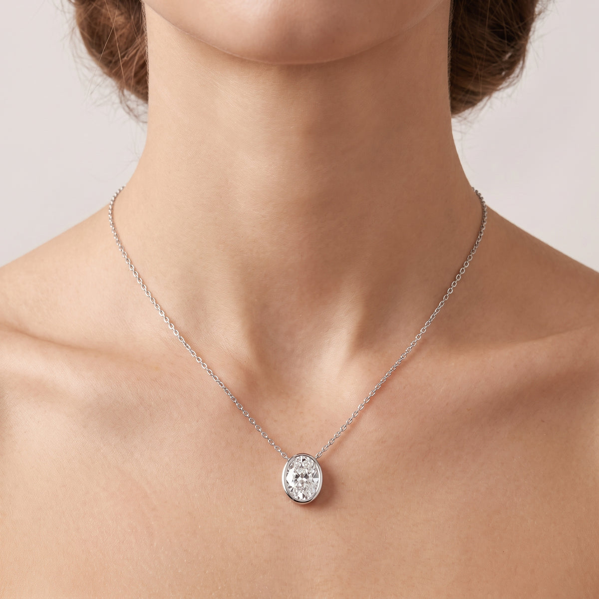 _lifestyle_image@SKU:P2459-LADO0200000PL #metal_silver+origin_lab-grown+quality_g-si