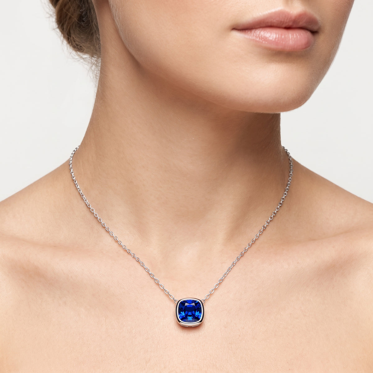 _lifestyle_image@SKU:P245G-BSGC0025000PL #metal_silver+origin_lab-created