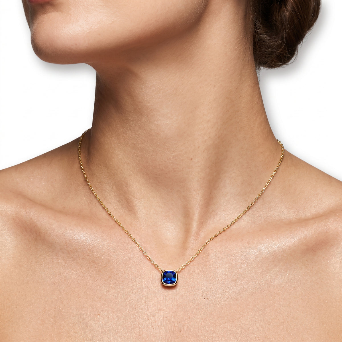 _lifestyle_image@SKU:P245G-BSGC00500004Y #metal_10k-yellow-gold+origin_lab-created