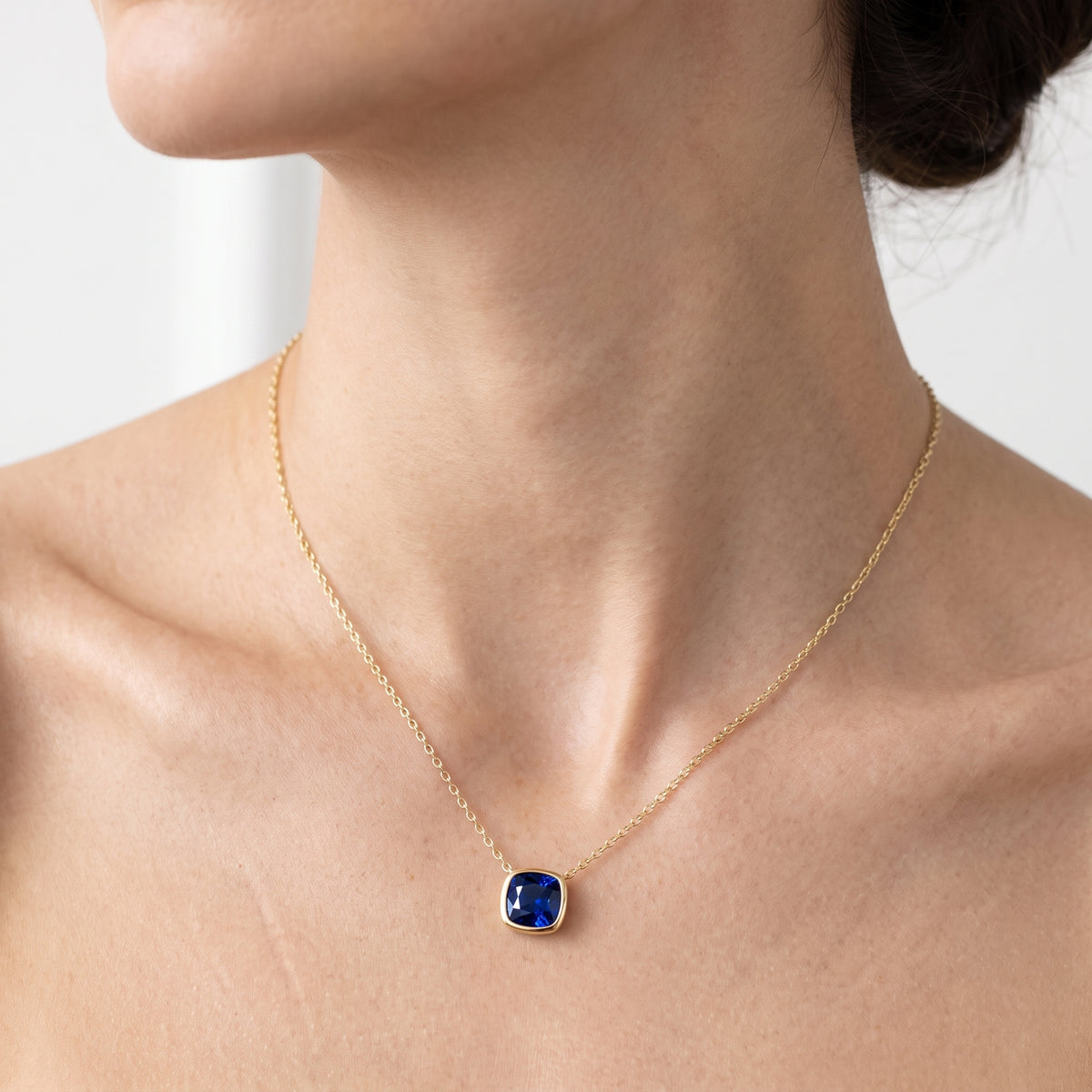 _lifestyle_image@SKU:P245G-BSGC01000004Y #metal_10k-yellow-gold+origin_lab-created