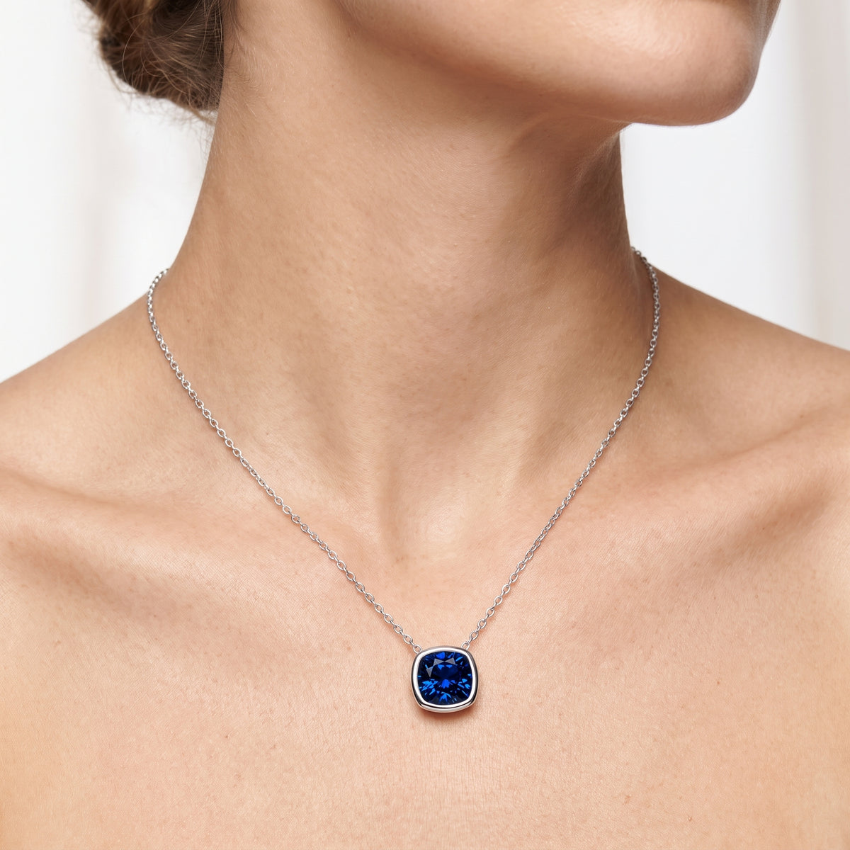 _lifestyle_image@SKU:P245G-BSGC0150000PL #metal_silver+origin_lab-created