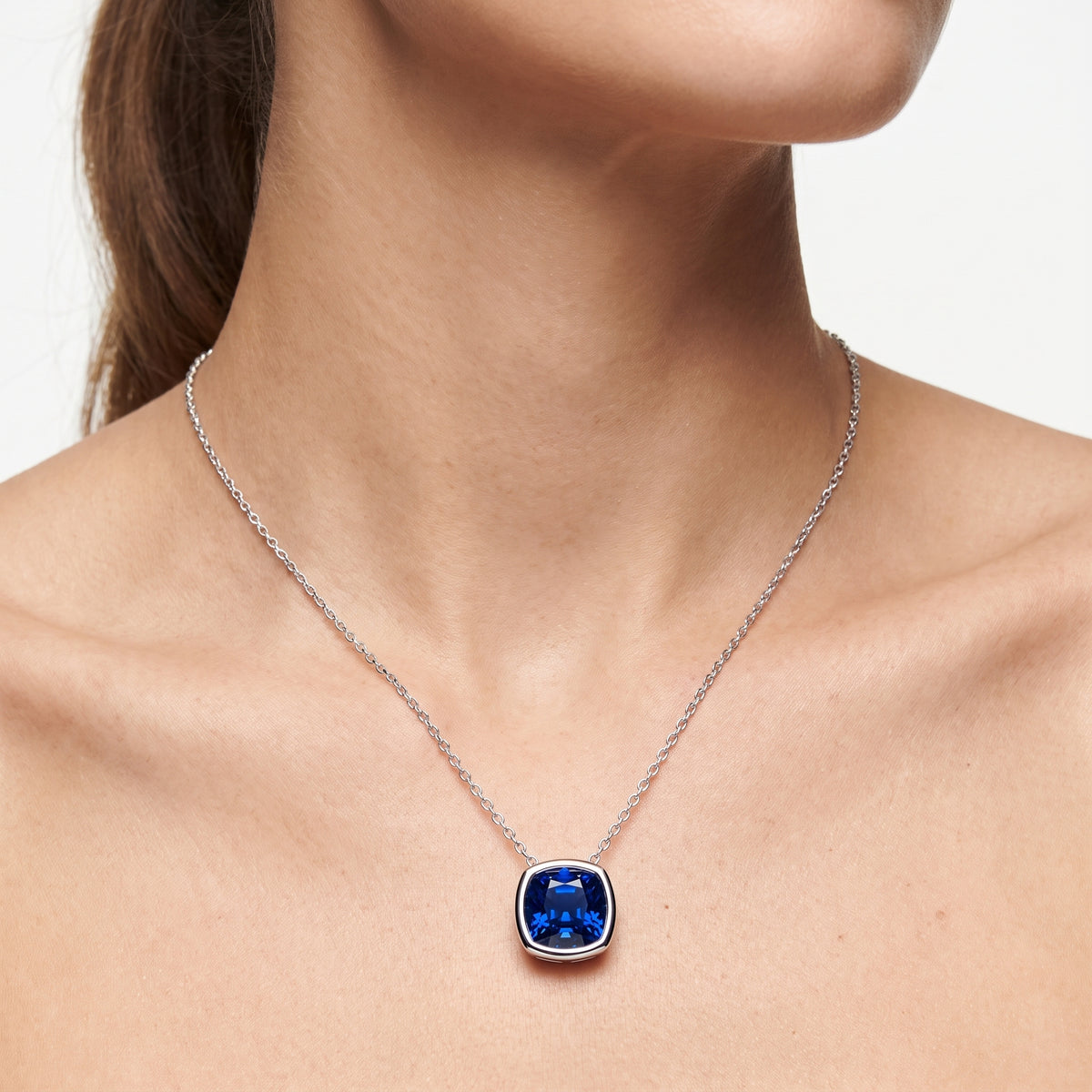 _lifestyle_image@SKU:P245G-BSGC0200000PL #metal_silver+origin_lab-created