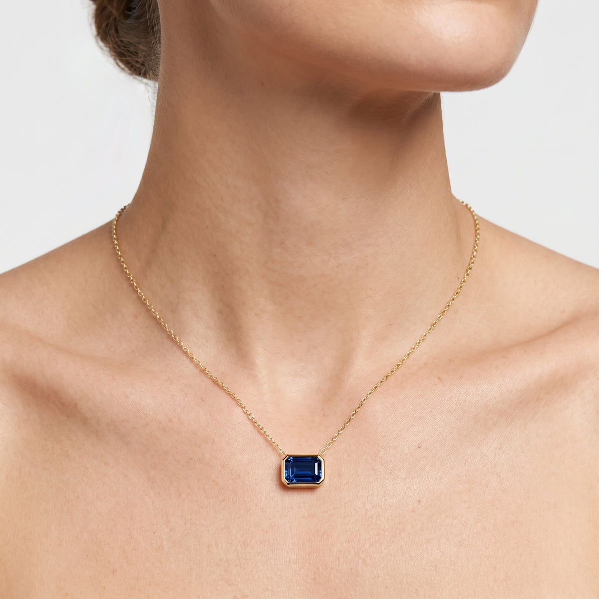 _lifestyle_image@SKU:P245G-BSGE01000004Y #metal_10k-yellow-gold+origin_lab-created