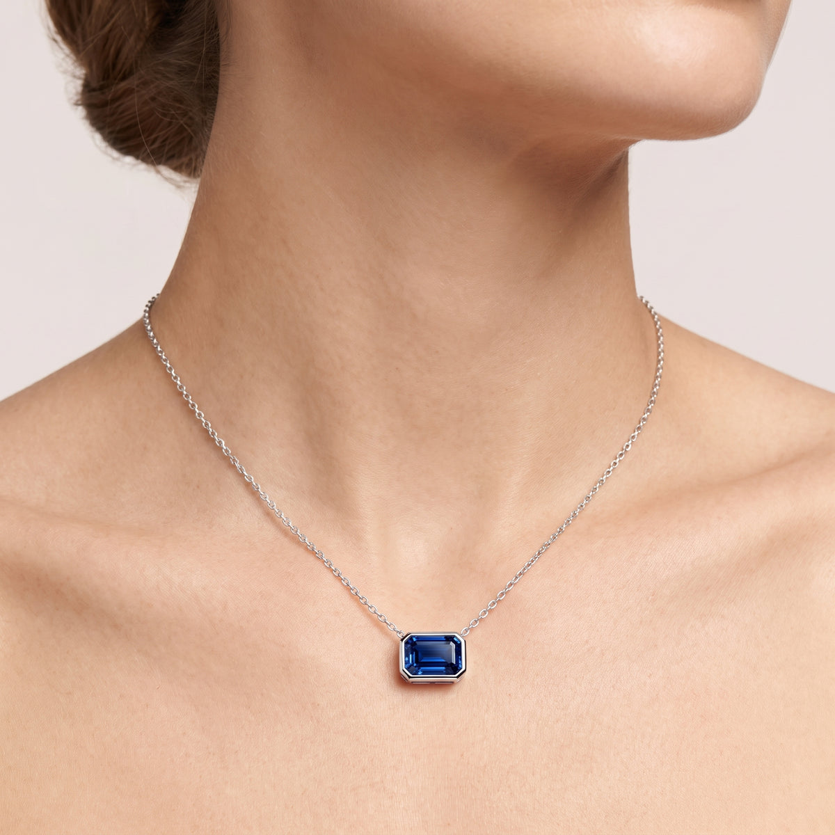 _lifestyle_image@SKU:P245G-BSGE0100000PL #metal_silver+origin_lab-created