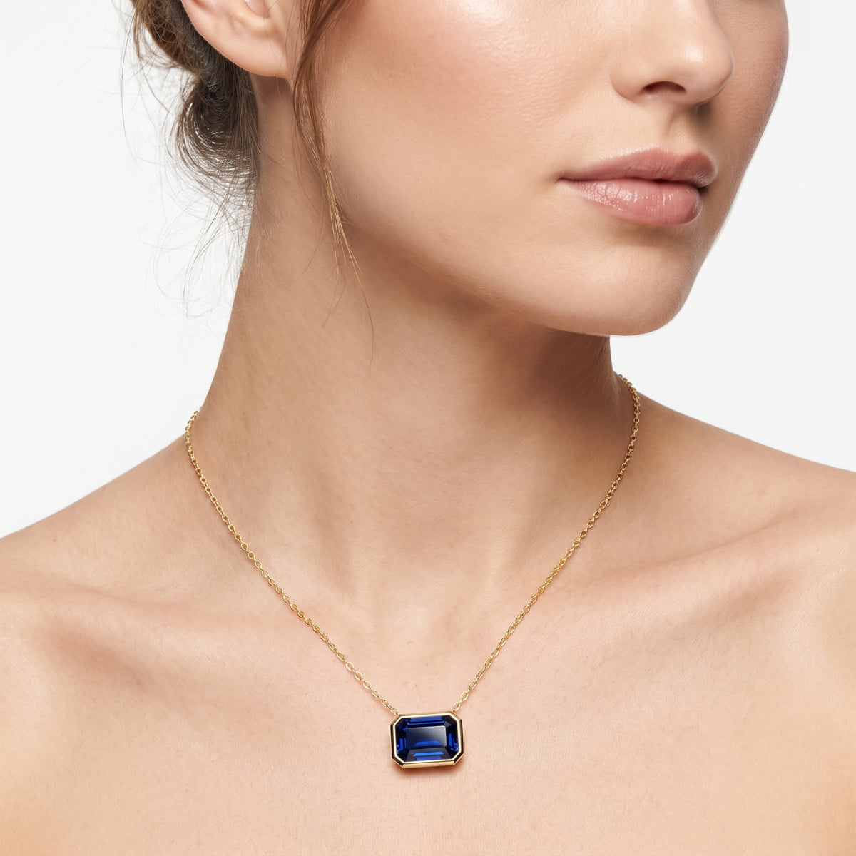 _lifestyle_image@SKU:P245G-BSGE01500004Y #metal_10k-yellow-gold+origin_lab-created