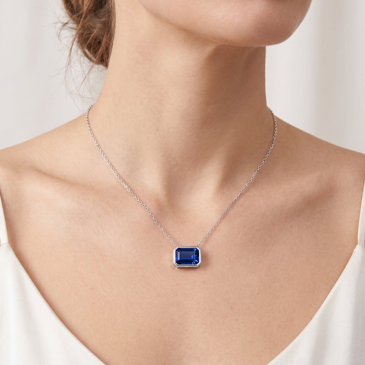 _lifestyle_image@SKU:P245G-BSGE0150000PL #metal_silver+origin_lab-created