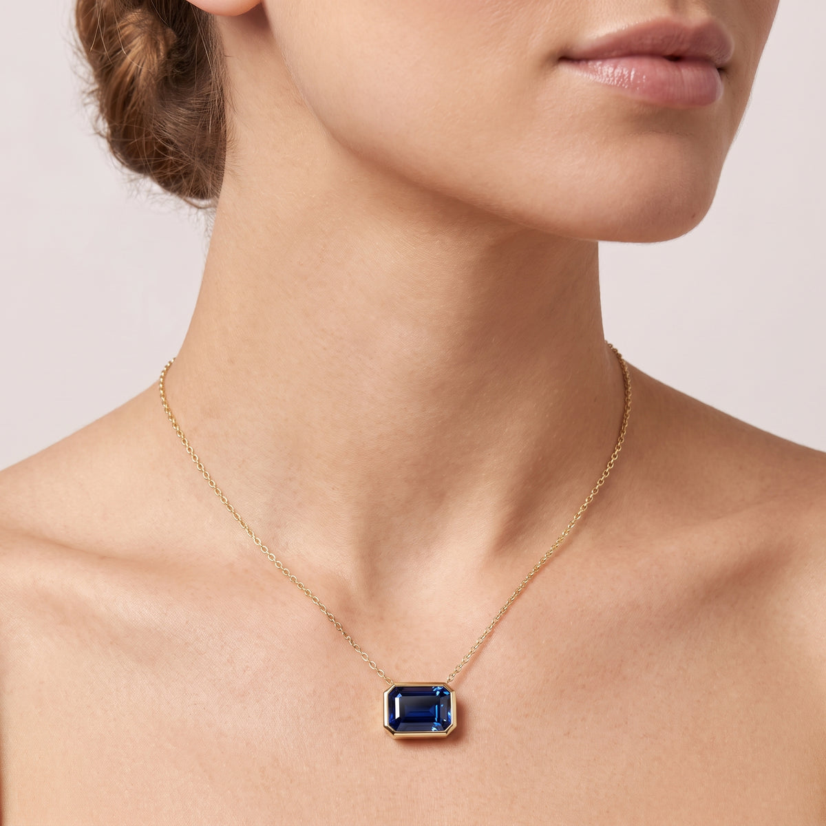 _lifestyle_image@SKU:P245G-BSGE02000004Y #metal_10k-yellow-gold+origin_lab-created