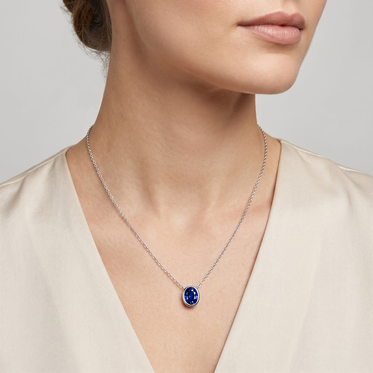 _lifestyle_image@SKU:P245G-BSGO00500004W #metal_10k-white-gold+origin_lab-created