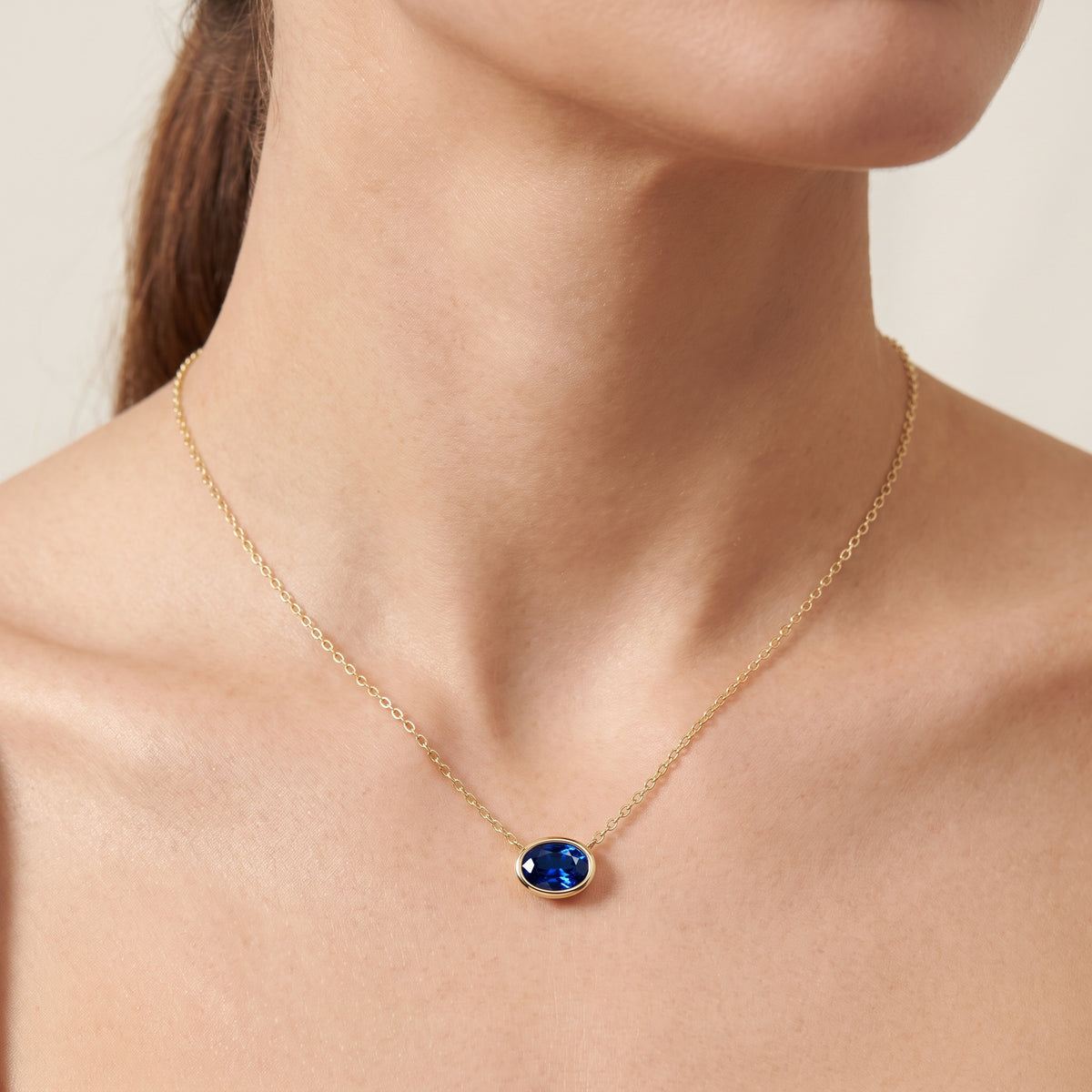 _lifestyle_image@SKU:P245G-BSGO00500004Y #metal_10k-yellow-gold+origin_lab-created