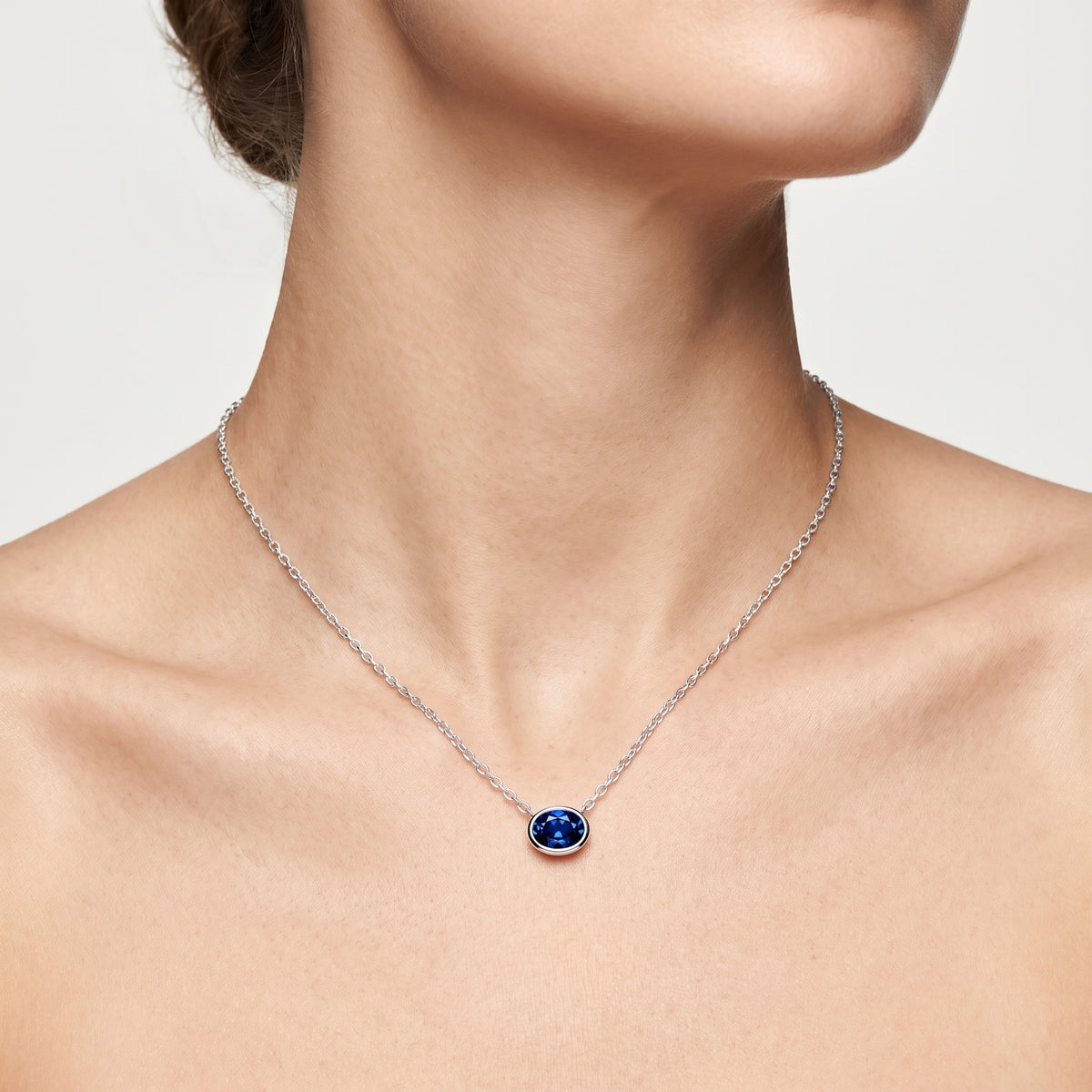 _lifestyle_image@SKU:P245G-BSGO0050000PL #metal_silver+origin_lab-created