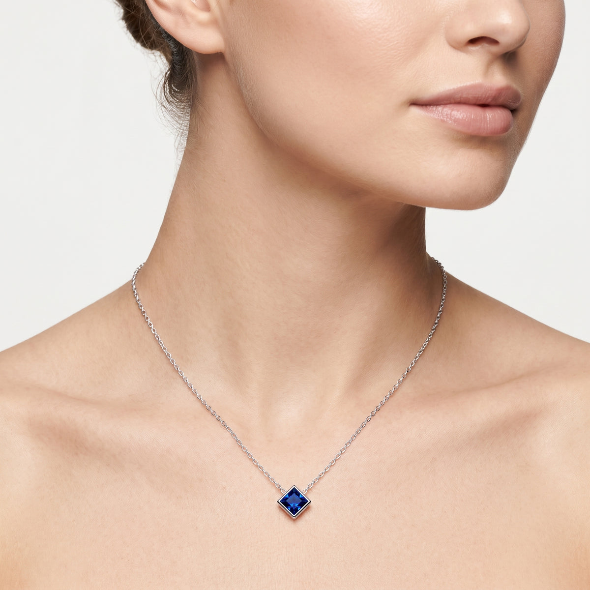 _lifestyle_image@SKU:P245G-BSGP0025000PL #metal_silver+origin_lab-created