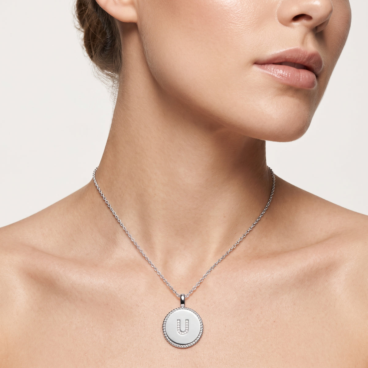 _lifestyle_image@SKU:P540U-LADR0004U00DW #metal_silver+origin_lab-grown+quality_g-si