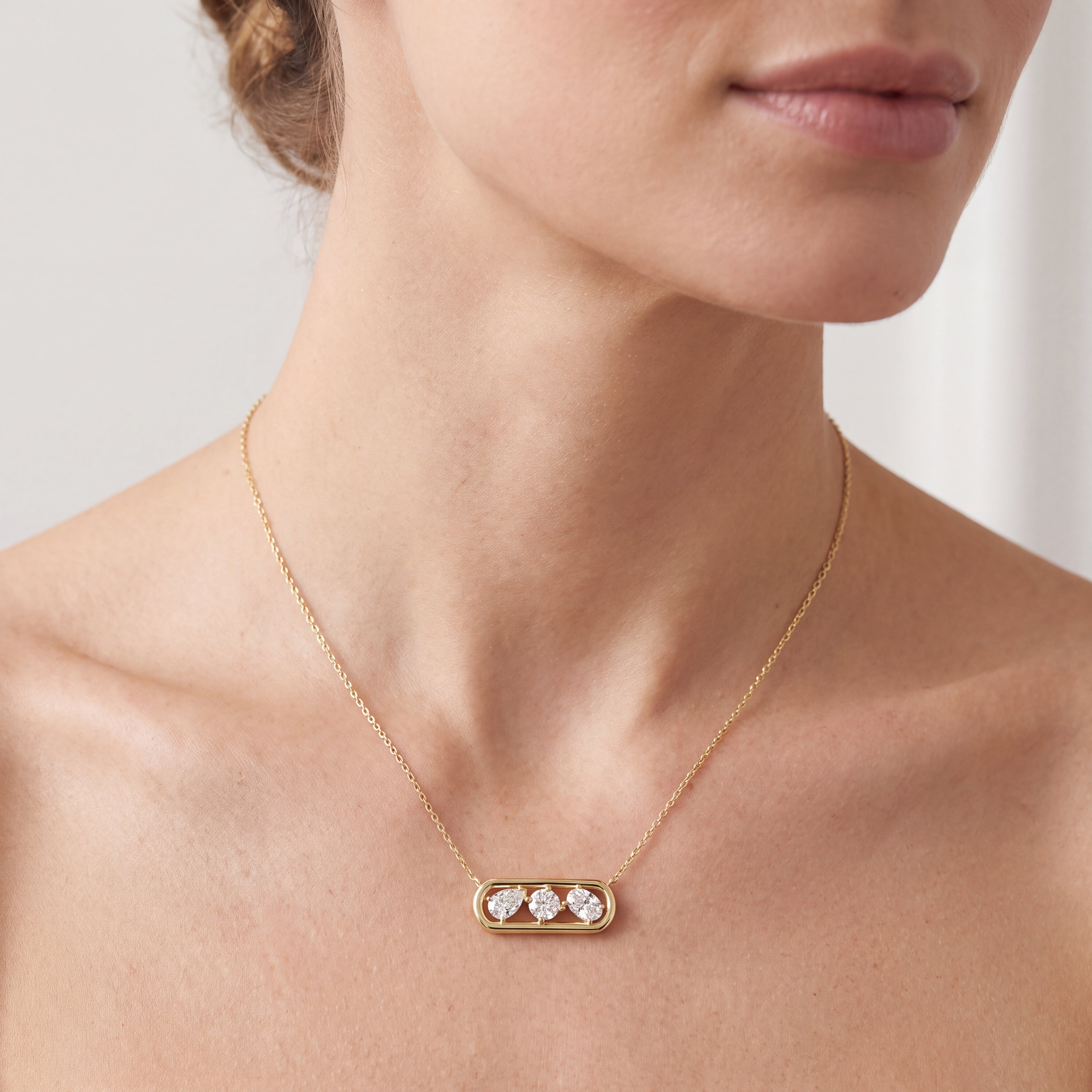 _lifestyle_image@SKU:P5702-LADO0150000DY #metal_14k-yellow-gold-vermeil+origin_lab-grown+quality_g-si