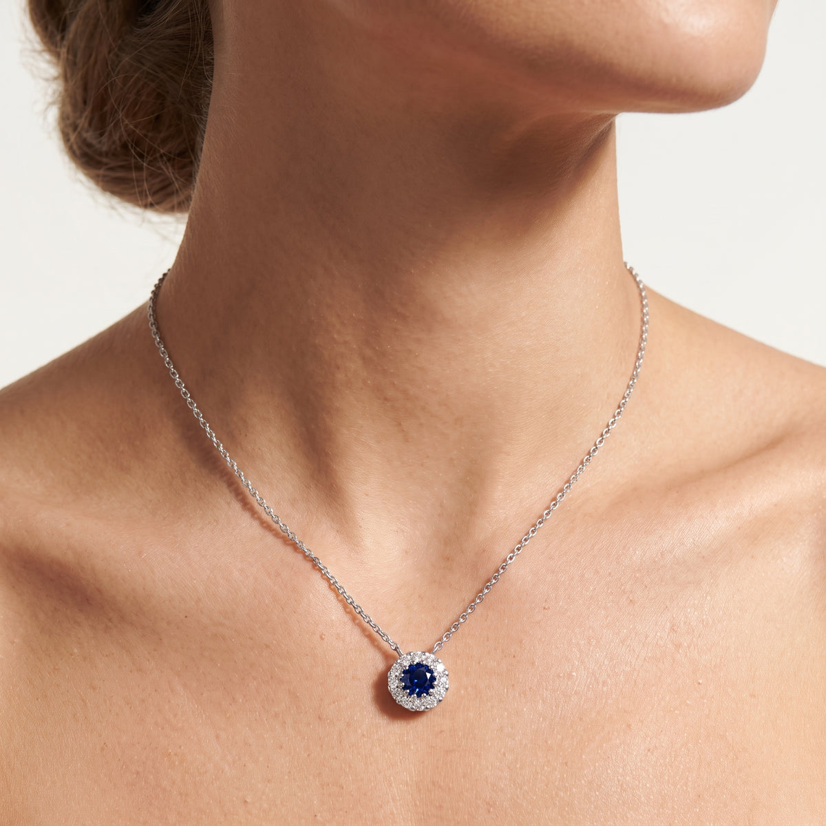_lifestyle_image@SKU:P615G-BSGR0100000PL #metal_silver+origin_lab-created