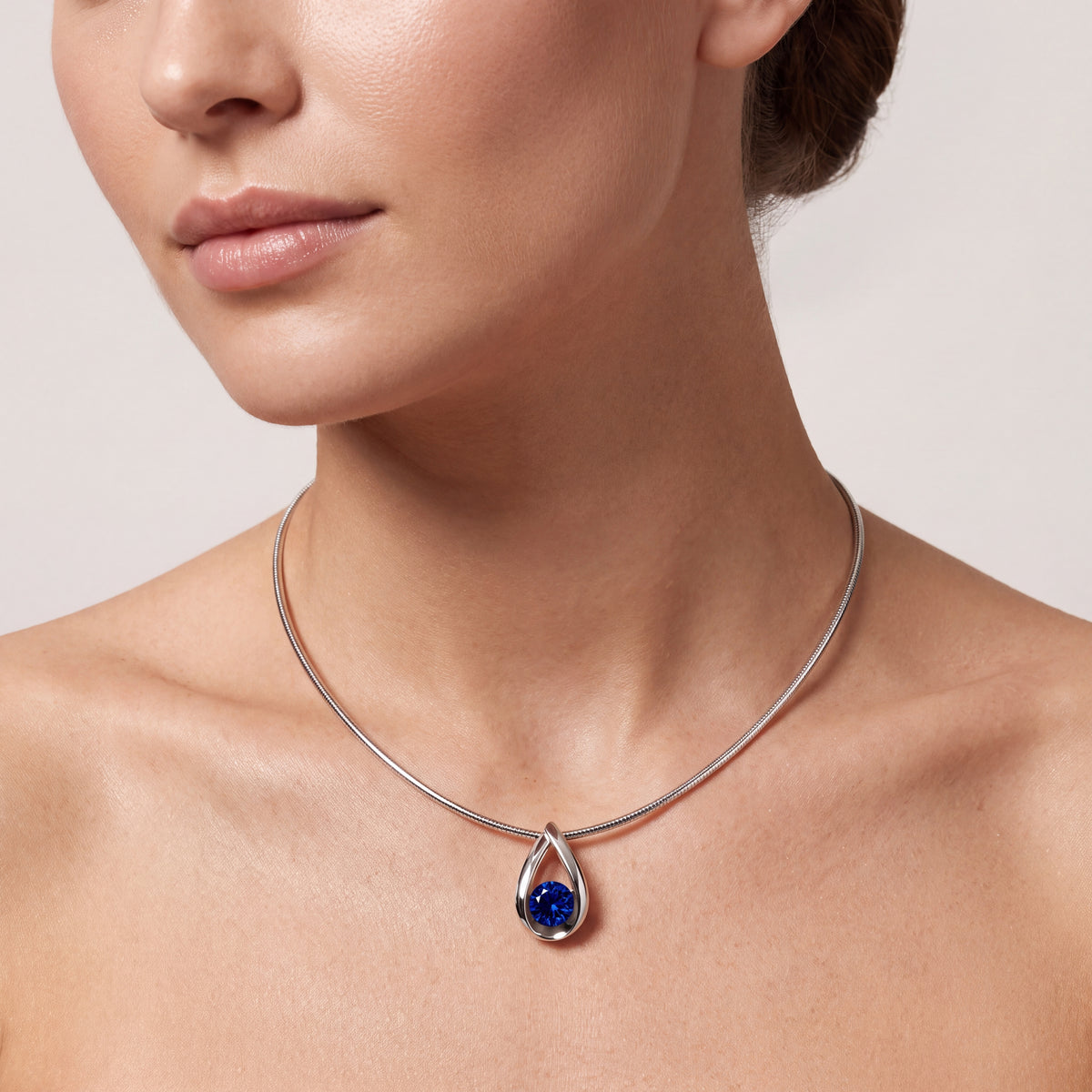 _lifestyle_image@SKU:P7728-BSGR0100000DW #metal_silver+origin_lab-created