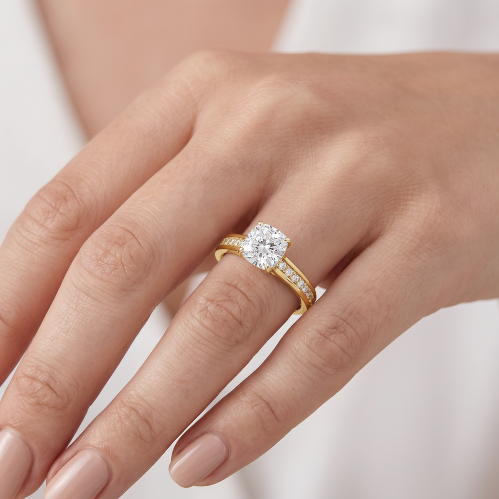 _lifestyle_image@SKU:R0323-NADC01000004Y #metal_14k-yellow-gold+origin_lab-grown+quality_ef-vs2+
