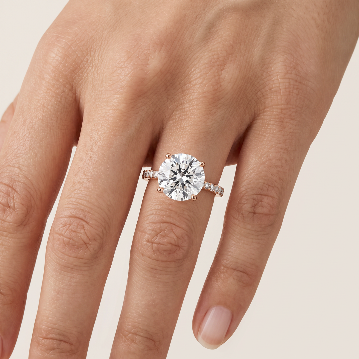 _lifestyle_image@SKU:R0324-LADR04000004P #metal_10k-rose-gold+origin_lab-grown+quality_g-si