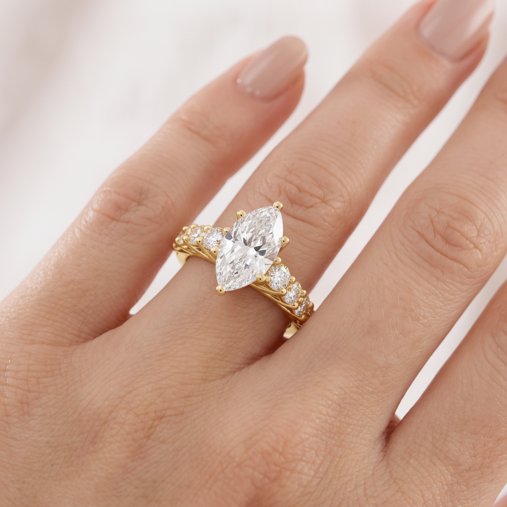 _lifestyle_image@SKU:R0327-LADM03000004Y #metal_10k-yellow-gold+origin_lab-grown+quality_g-si