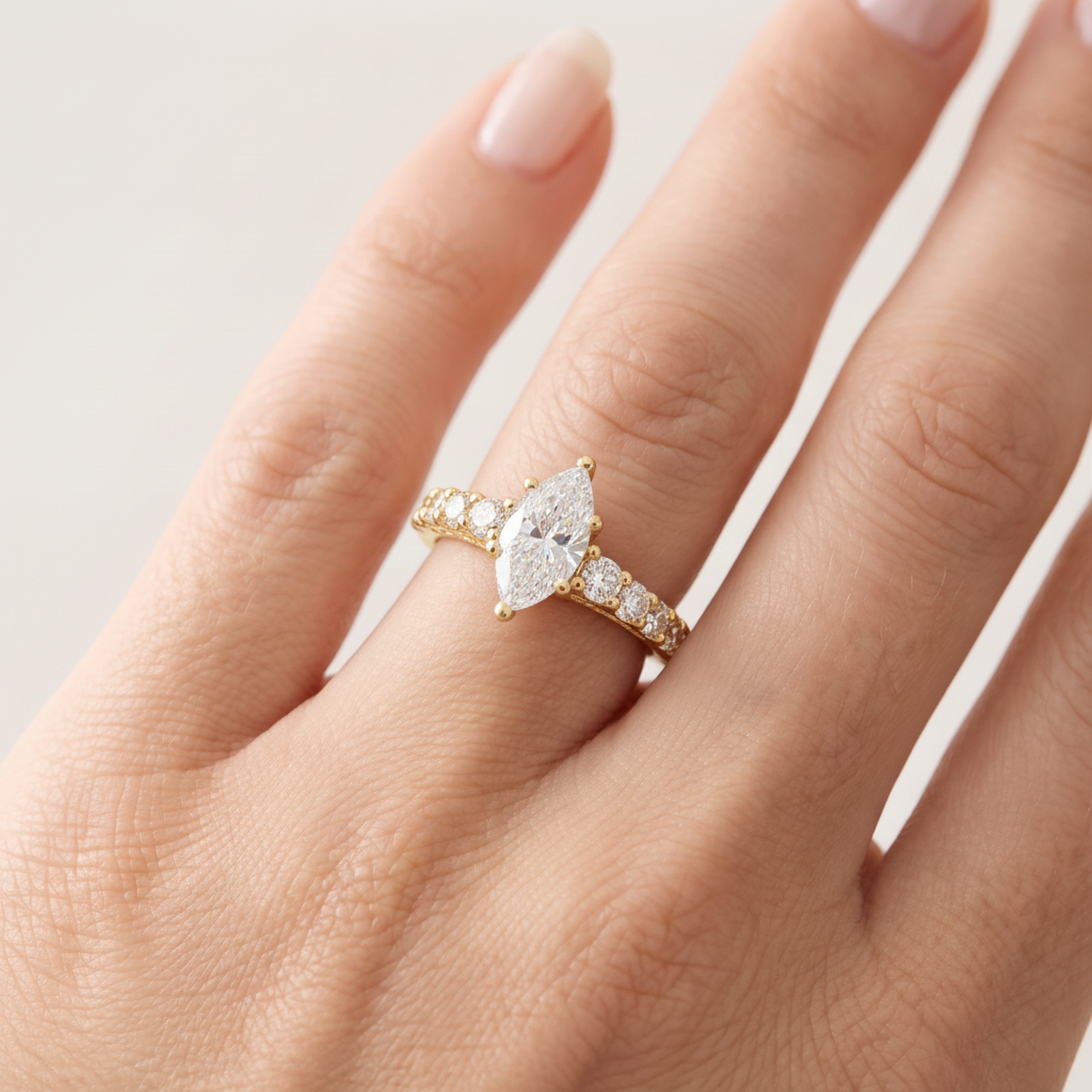 _lifestyle_image@SKU:R0327-NADM01000004Y #metal_14k-yellow-gold+origin_lab-grown+quality_ef-vs2+
