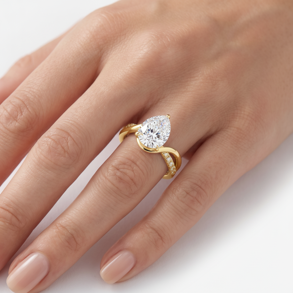 _lifestyle_image@SKU:R0329-NADD02000004Y #metal_14k-yellow-gold+origin_lab-grown+quality_ef-vs2+