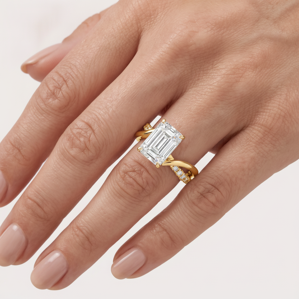 _lifestyle_image@SKU:R0329-LADE02000004Y #metal_10k-yellow-gold+origin_lab-grown+quality_g-si